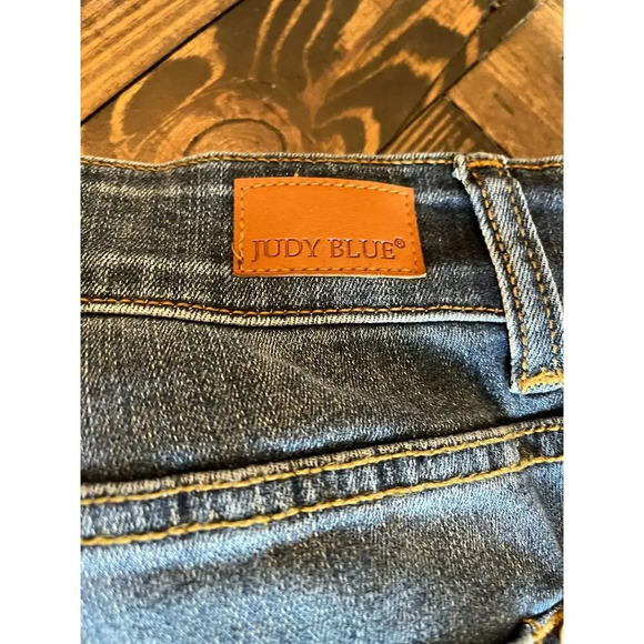 Judy Blue Jean Shorts Women 2XL Denim Raw Hem Distress Coastal Cowgirl Vacation - Picture 8 of 14